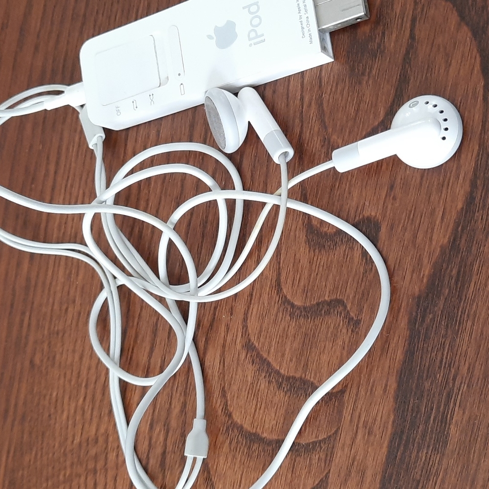iPod Device - Picture 4 of 5